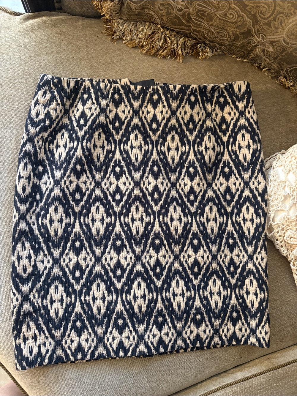 Willi Smith Navy and Cream Geometric Mini Skirt